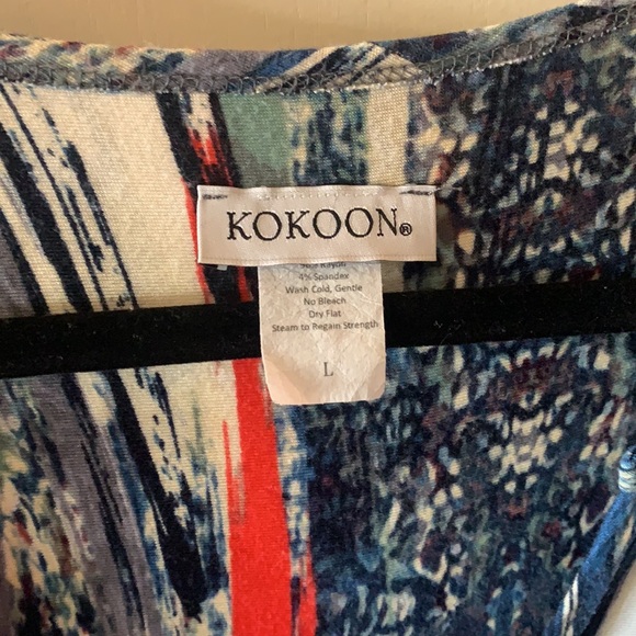 Super vibrant, cute and comfortable Kokoon Boutique Brand top. Made in USA - Picture 4 of 7
